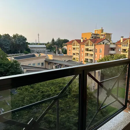 Deluxe Comfortable With Balcony Downtown Castellanza