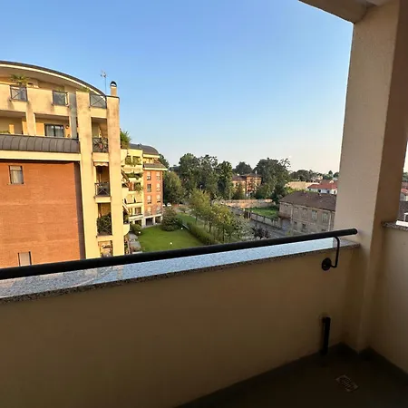 Deluxe Comfortable With Balcony Downtown Castellanza
