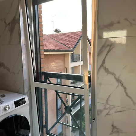 Deluxe Comfortable With Balcony Downtown *