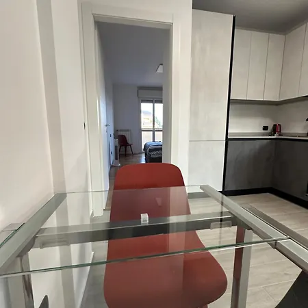 Deluxe Comfortable With Balcony Downtown * Castellanza